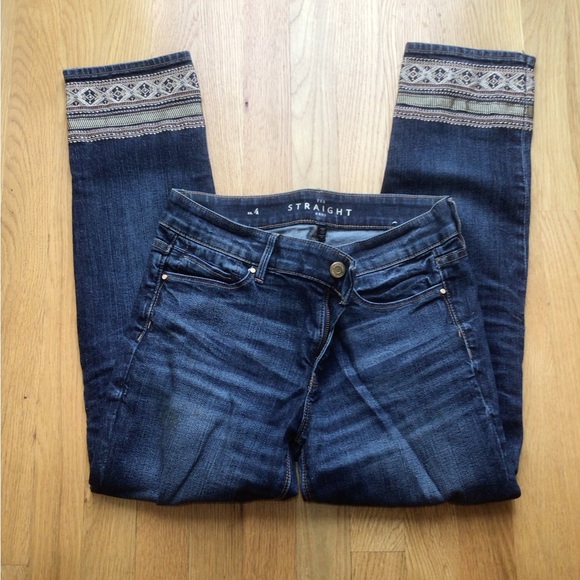 WHBM Straight Crop Embroidered Hem Classic Rise Crop Jeans size 4 - Picture 7 of 12